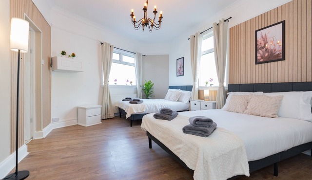 Open Mind Property - 4BR, 17 Guests & Free Parking