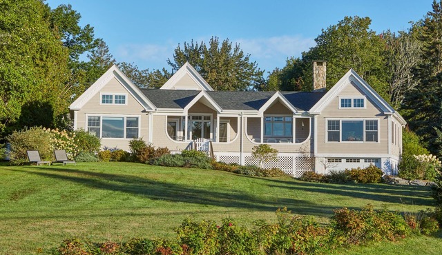 Open Ocean Views from Luxury 3 BE/BA Property, XL Porch, Chef's Kitchen