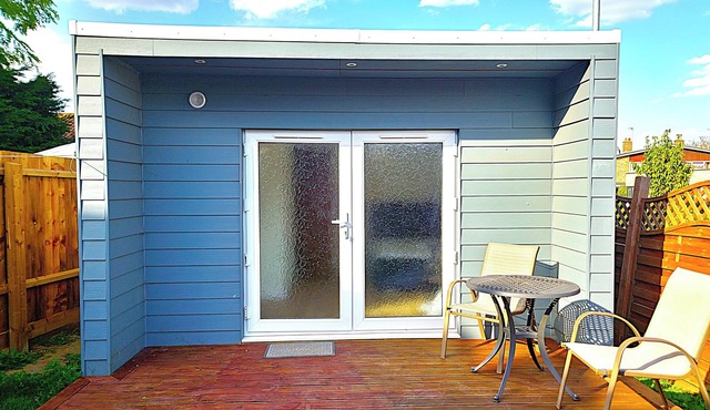 Open plan Studio with garden