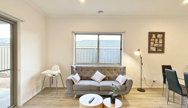 Open Range Zoo/cozy Bed/free Netflix/android Tv/fitness/workplace