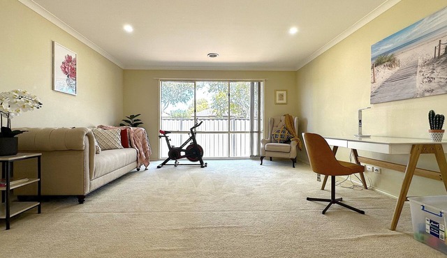 Open Range Zoo/Supper Comfortable Beds/Shopping Center