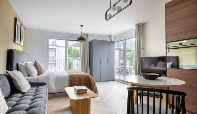 Open Wiedikon Studio w/Storage & W/D, nr Market, by Blueground