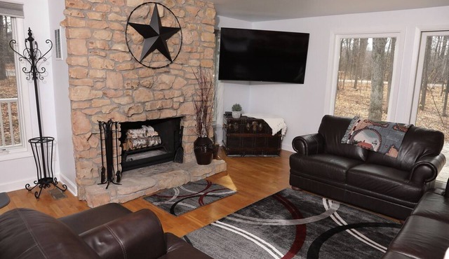 Open Year-Round. Pristine Cottage Minutes from Egg Harbor.