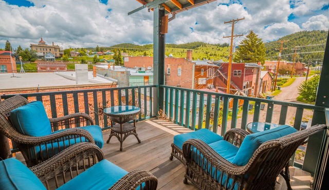 Opera House Loft - Historic Condo