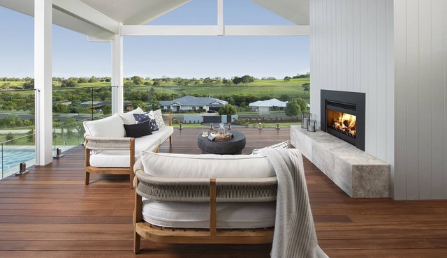 Ophelia l Opulent Lady of Maleny