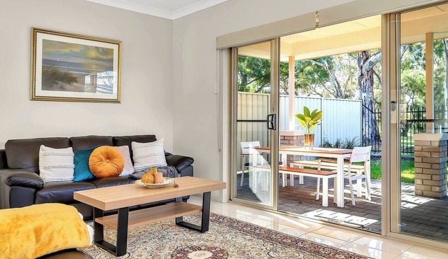 Opie Grove Parkside Calm near West Beach and Trails