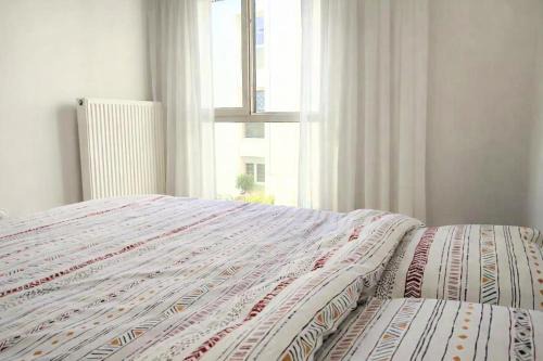 Opposite Metro 14 - Guest Room - Paris & Orly