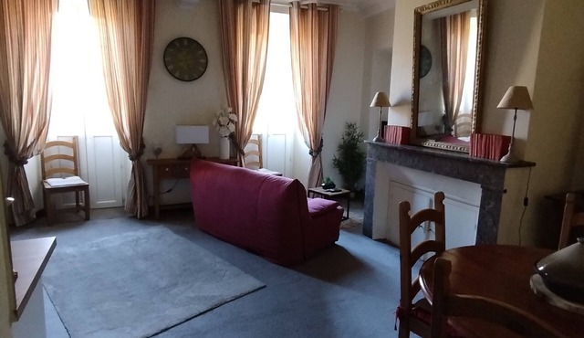 Opposite the spa and playground - 2-bedroom apartment - sleeps 4/6