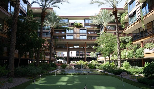 Optimal Camelback, Scottsdale Luxury Condo Living All Year Round!