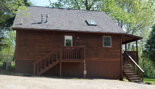 Optimum Cabin 9 with Jacuzzi and HOT TUB on Patoka Lake in Southern Indiana