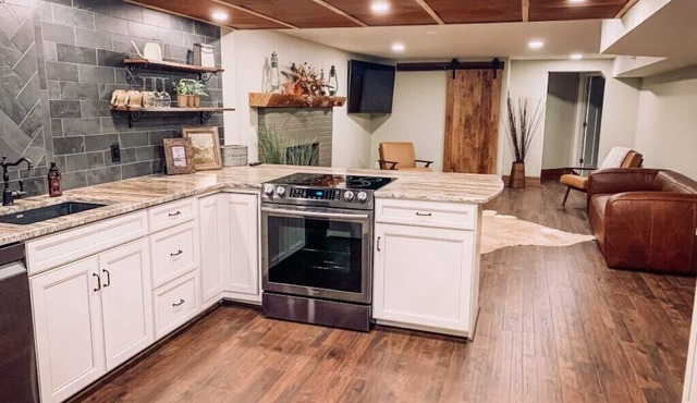 [Optional Hot Tub] Farmhouse style apartment - newly renovated