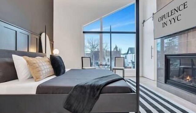 Opulence - Luxury | King Beds, A/C + Parking + EV Charger