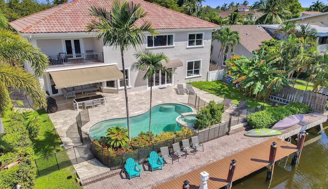 Opulence On The Bay ~ w/Heated Pool/Hot Tub/Near Beach 🏖️