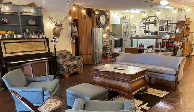 Opulence | Rustic Farmhouse Haven Sleeps 12