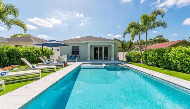 Opulence & Serenity at Our Luxury Home in Jupiter!