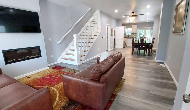 Opulent 4 Bdrm, Sleeps 12, Minutes From Downtown!