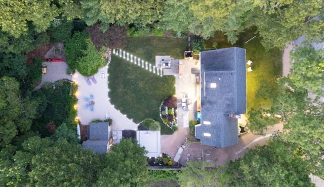 Opulent Haven w/Private Beach, Spa & Chalet