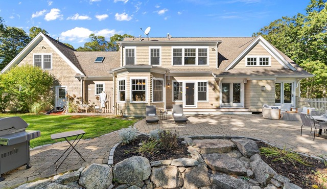 Opulent Private Waterfront Escape, Family Friendly