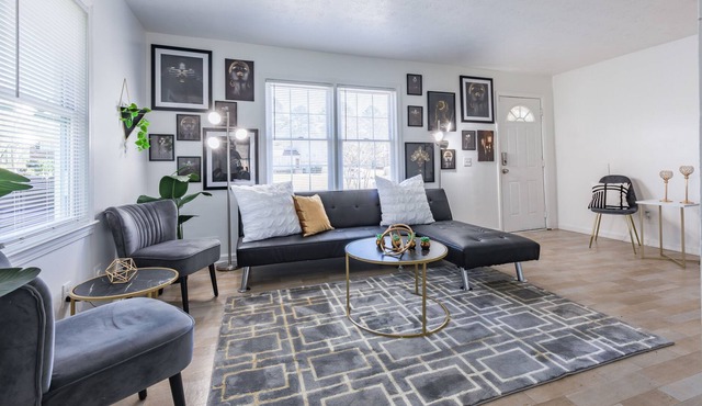 Opuluxe African Luxe Themed Home Sleeps 12