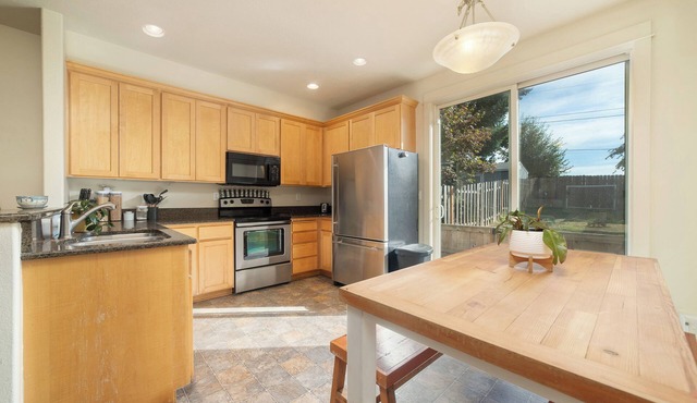 Opuluxe Heron Hue Haven