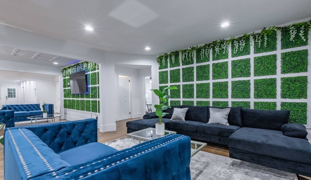 Opuluxe THE BIRD HOUSE!! Buckhead Luxury Home Sleeps 16