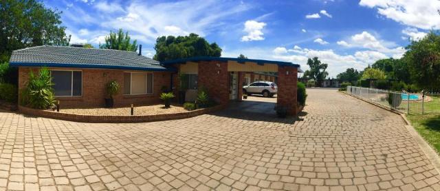 Orana Windmill Motel