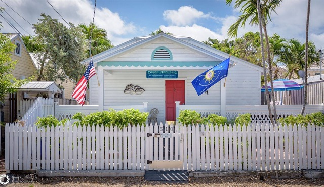 Orange Blossom Suite | 1 bedroom 1 bath in steps off Duval