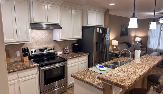 Orange Grove Country Home, 3-bedroom/2 bath