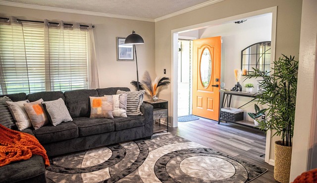ORANGE OASIS near Atl airport, downtown, shopping, dining backyard firepit