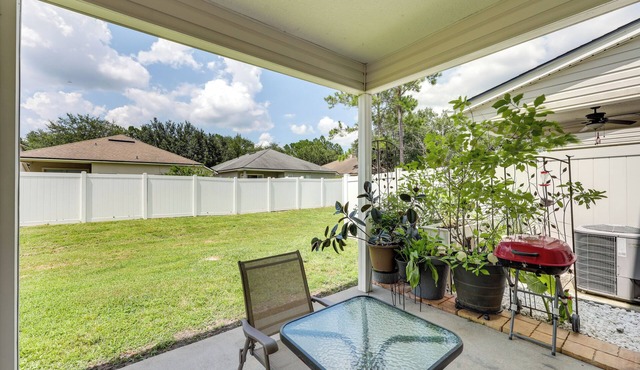Orange Park Townhome Vacation Rental w/Patio!