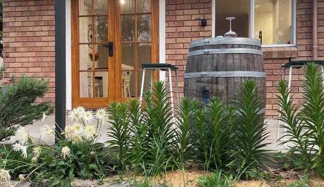 Orange Tree Cottage. Adorable 2-bedroom cottage in Esk for a peaceful getaway