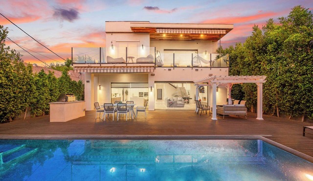 Orange Villa #D, Pool and Spa