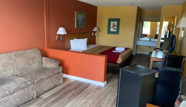 Orangeburg Inn & Suites