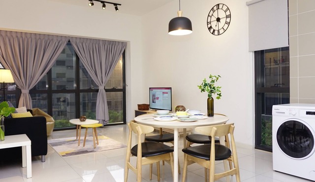 Orangerabbit Family Suite@PJ Icon City -6 Pax,Sky view Pool ,Free Wifi