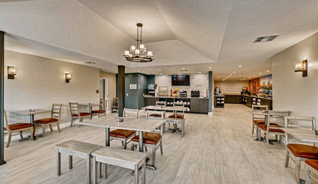 Orangewood Inn & Suites Midtown