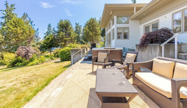 Orca Ridge on Resort Road - Private Beach Access