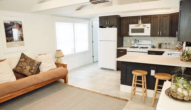 Orcas Beach Oasis Bungalow