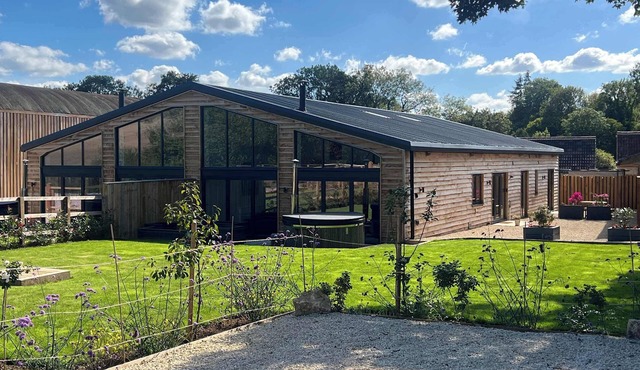 Orchard Barn - Orchardleigh, Frome