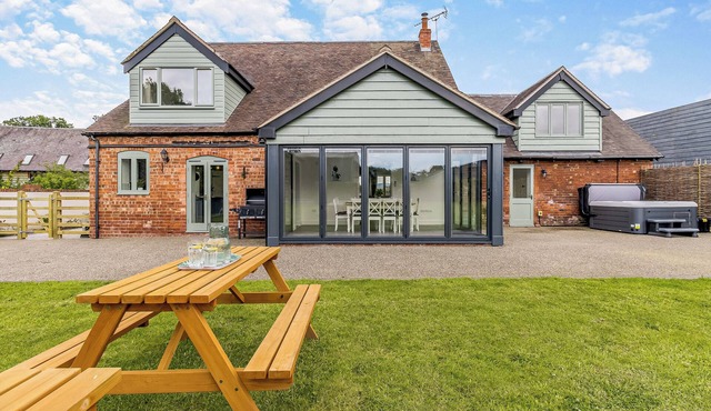 Orchard Barns - UK47200