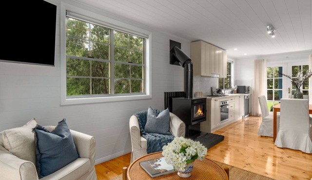 Orchard Cottage, Alpine, Southern Highlands