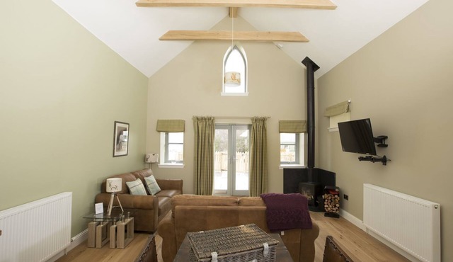 Orchard Cottage, single level Sleeps 4 with a wheelchair accessible bathroom