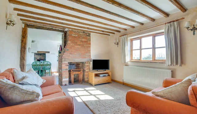 Orchard Cottage - Three Bedroom House, Sleeps 4