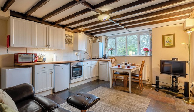 Orchard Cottage - UK30437