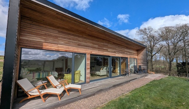 Orchard Hideaway - Two Bedroom House, Sleeps 4