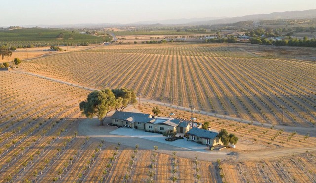 Orchard House - Country setting for a get away gathering!