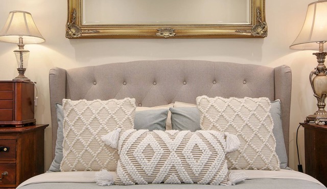 Orchard House - Gorge Views