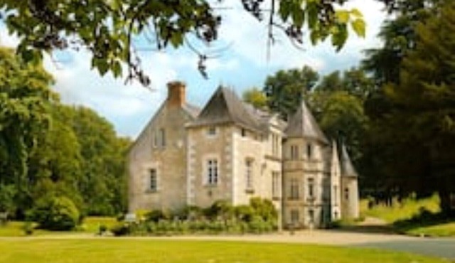 Orchard house in the Commanderie de Ballan