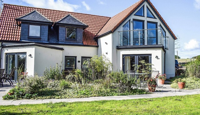 Orchard House - UK40946