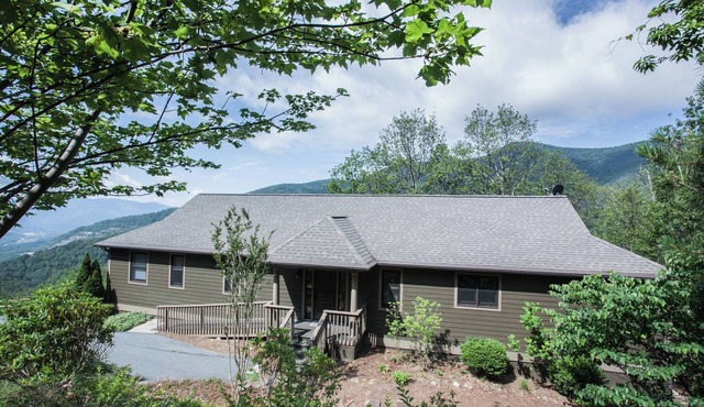 Orchard Knob | Pet Friendly, 15-Min to Town & Spectacular Mountain View!