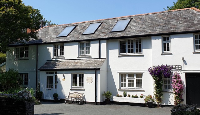 ORCHARD LODGE, pet friendly, luxury holiday cottage in Boscastle